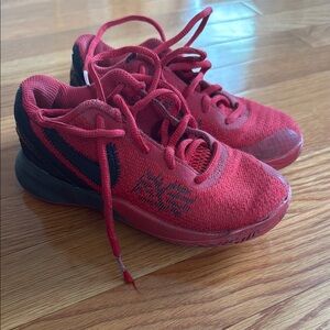Nike Kyries-youth